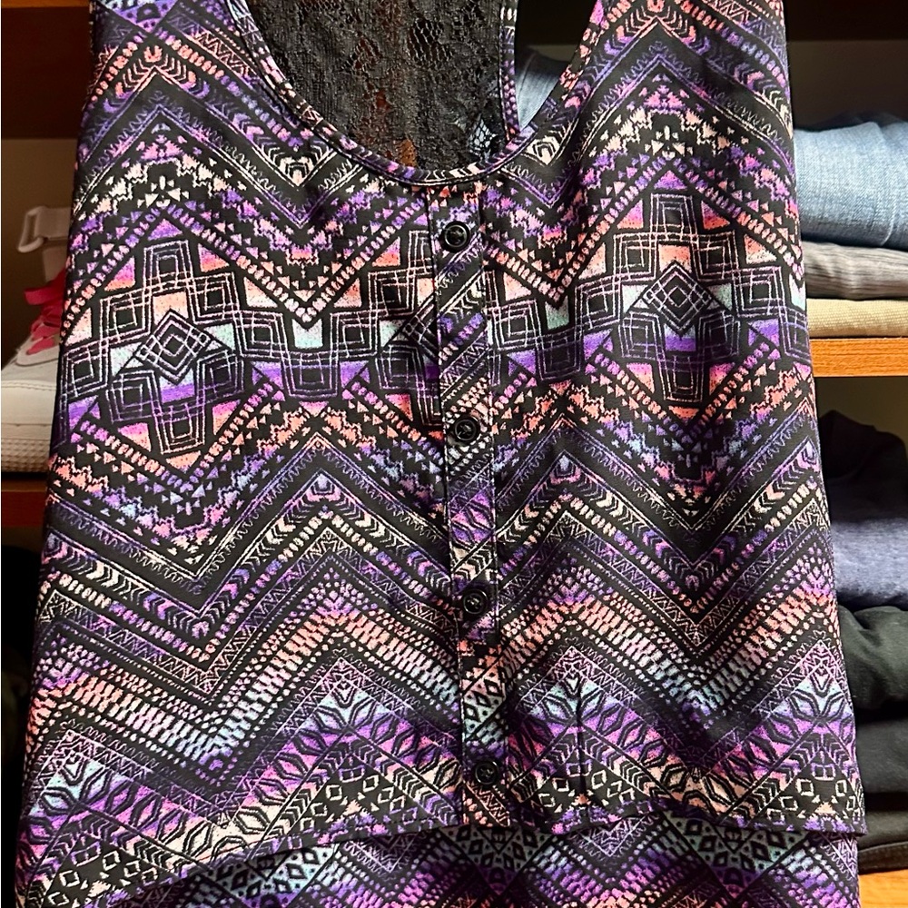 Colorful Geometric Patterned Sleeveless Top